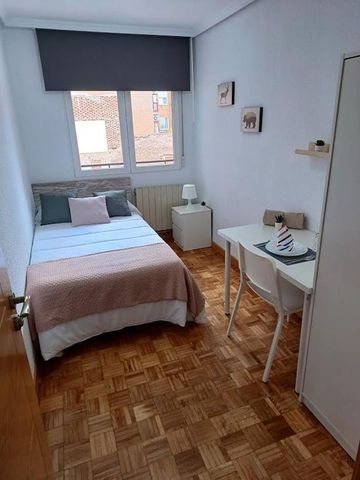 Calle de Maseda, Madrid, Community of Madrid 28039 - Photo 5