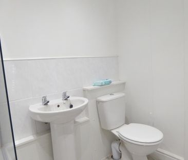 2 bedroom terraced house to rent - Photo 6
