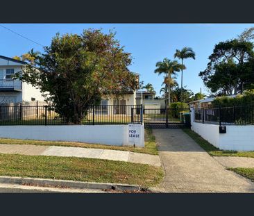 1/14 Nyora Street, Southport, Qld 4215 - Photo 6