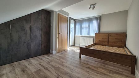 4 bedroom semi-detached house to rent - Photo 4