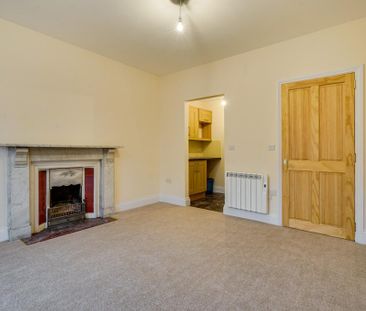 1 bedroom ground floor flat to rent - Photo 2