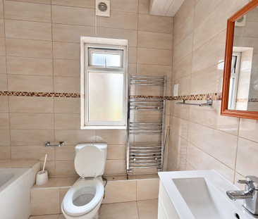 3 bedroom apartment to rent - Photo 4