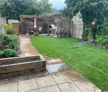 3 Bed Semi-Detached House, Rees Gardens, CR0 - Photo 2