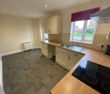 2 bedroom end of terrace house to rent - Photo 5