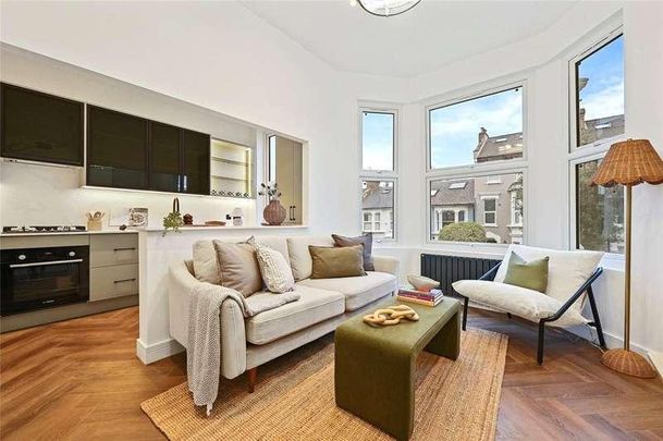 Warbeck Road, London, W12 - Photo 1