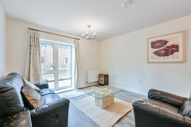 3 bedroom flat to rent - Photo 1