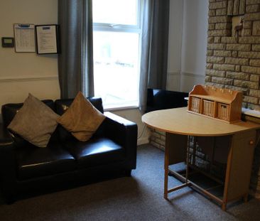 4 bedroom terraced house to rent - Photo 2