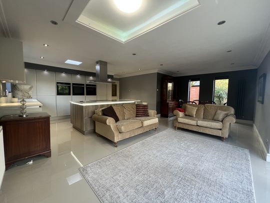 Victoria Road, Penarth - Photo 1