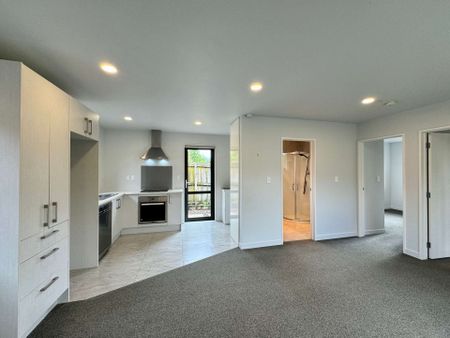 BRAND NEW 2-BEDROOM IN HUNTINGTON PARK - Photo 4