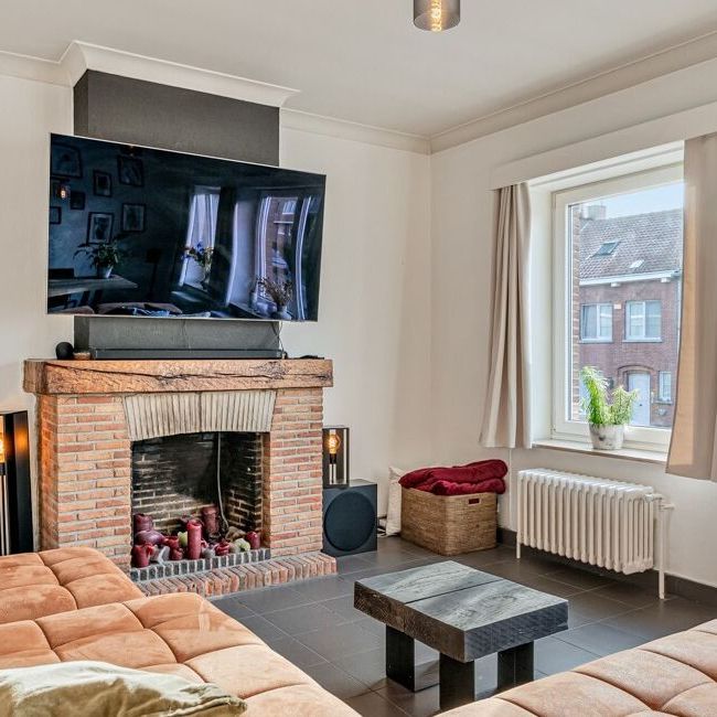 Bel-étage te huur in Kortrijk voor € 1.050 met 3 slaapkamers - Foto 1