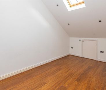 3 bed Apartment To Let - Photo 6