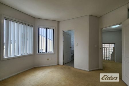 Modern 3-Bedroom Brick Townhouse with Double Lock-Up Garage - Photo 4