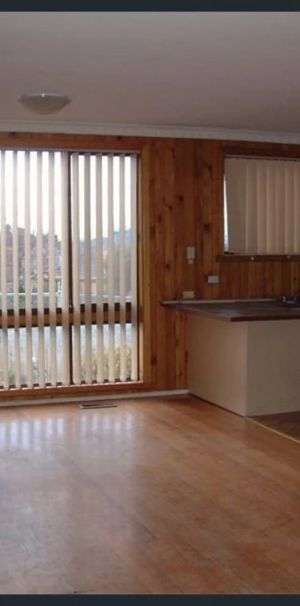 Huge Family Home - Photo 1