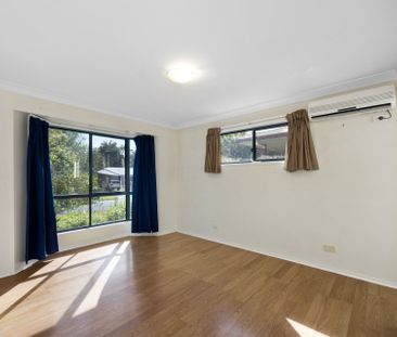 Great Family Home with Large Shed - Photo 4