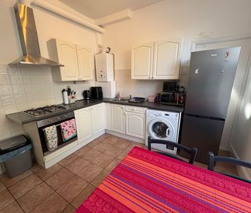 1 Bed Flat, Green Lanes, N13 - Photo 4