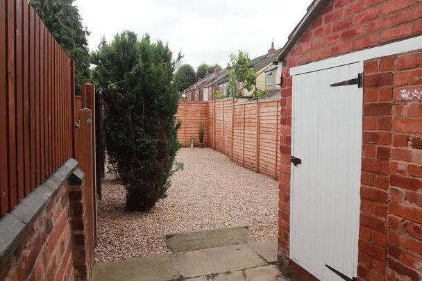 2 bedroom terraced house to rent - Photo 1