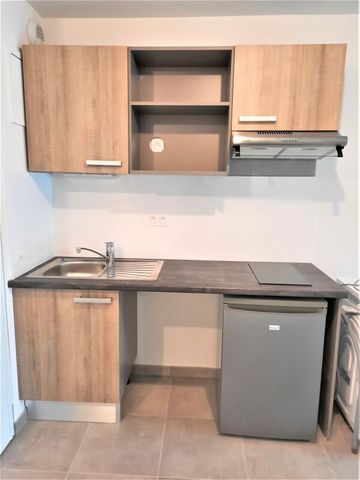 Location Appartement 2 pièces 43m² LORMONT 33310 - Photo 3