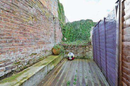 3 bedroom semi-detached house to rent - Photo 4