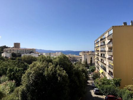 Location Appartement 4 pièces 85 m2 à Ajaccio - Photo 3