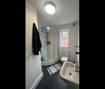 Room in a Shared Flat, Hollybank Road, L18 - Photo 4