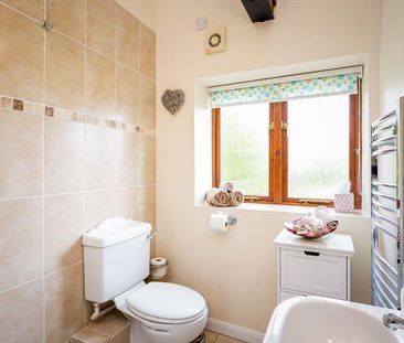 2 bedroom barn conversion to rent - Photo 5