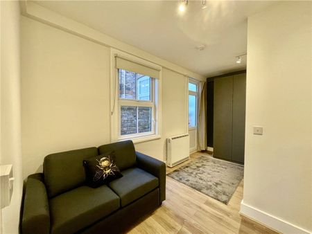 A ground floor apartment with a private garden and a private access. Situated just north of the Summertown shops. - Photo 2