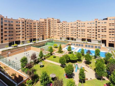 4 room luxury Apartment for rent in Madrid, Spain - Photo 2