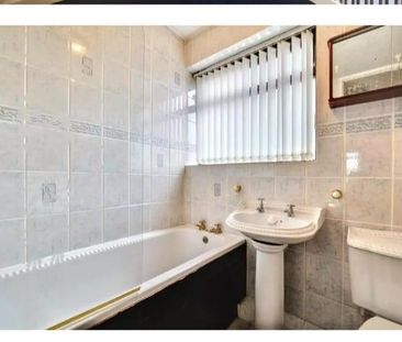 1 bedroom in a house share to rent - Photo 6