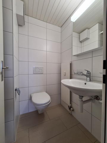 Helle 4.5-Zimmerwohnung an ruhiger Lage in Bottmingen - Foto 2