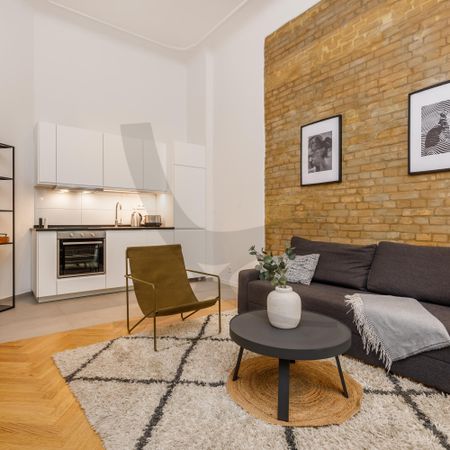 Modern Urban Style - Photo 2