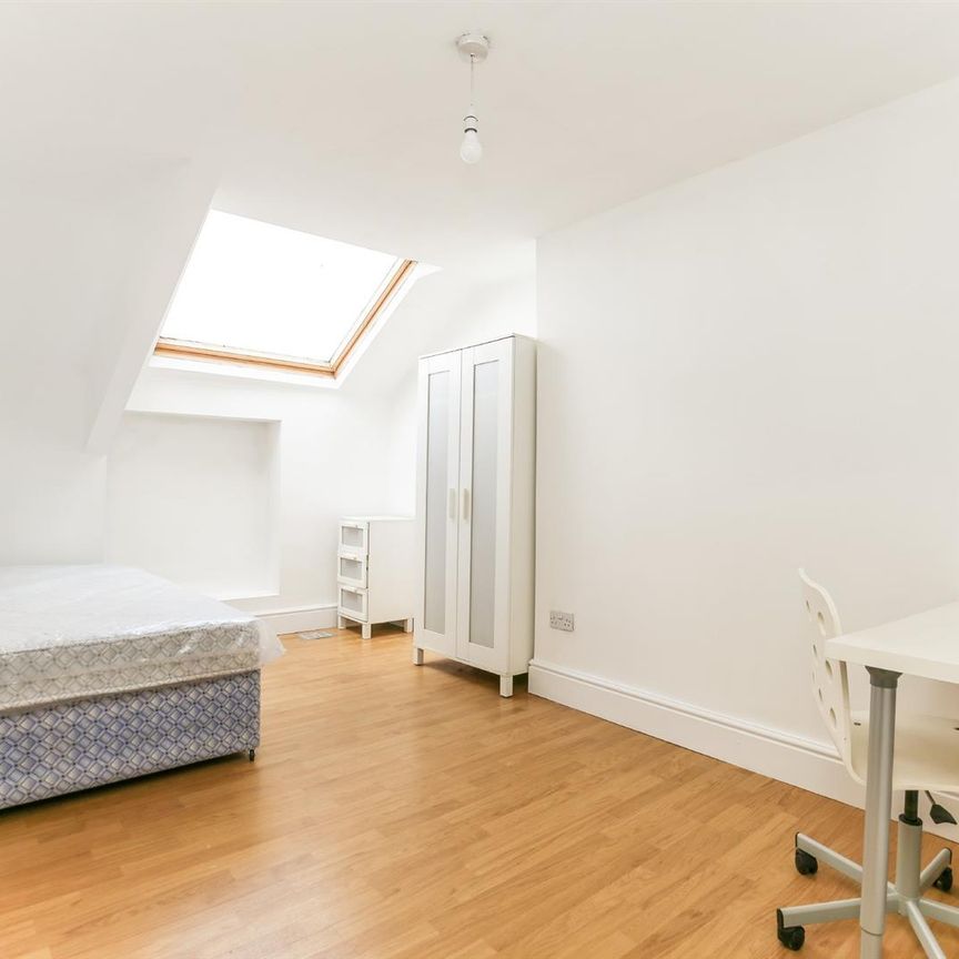 3 bed maisonette to rent in Shields Road, Heaton, NE6 - Photo 1