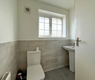 3 bedroom semi-detached house to rent - Photo 6