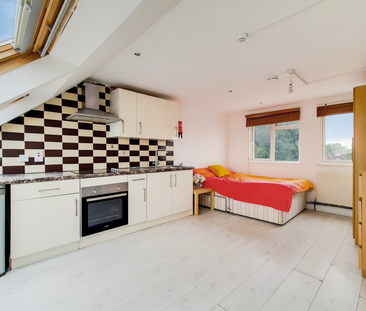 Studio to rent - Photo 1