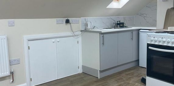 Studio to rent - Photo 2