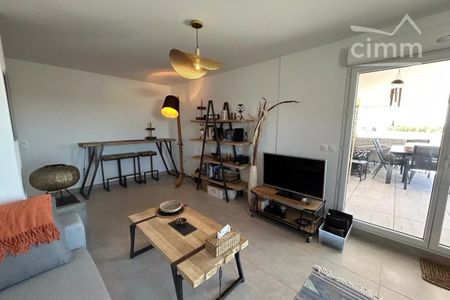 Superbe Appartement T3 Duplex avec petite vue mer et grande terrasse - Photo 2