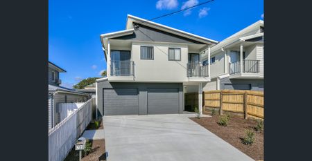 MODERN, FULLY FURNISHED, STUDIO APARTMENT - Photo 5