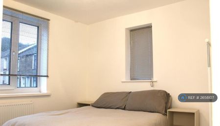 1 bedroom in a house share to rent - Photo 3