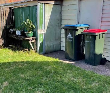 2 bedroom house (optional to rent a 2 bedroom sleepout) - Photo 4