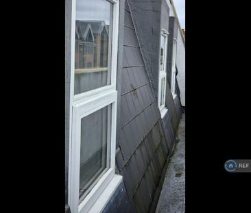 2 bedroom penthouse to rent - Photo 5