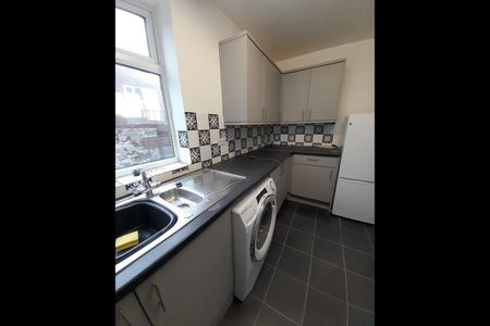 2 Bed Terraced House, Fairfield Street, M6 - Photo 3