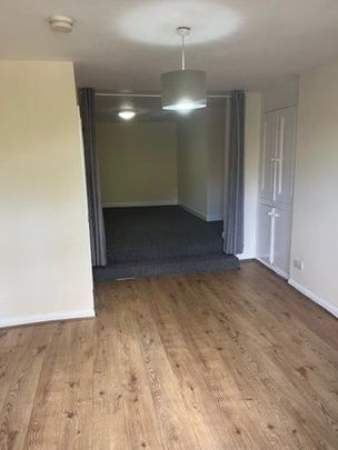 1 Bed Flat, Stanningley Road, LS12 - Photo 1