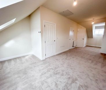 3 Bedroom House - Terraced - Photo 1
