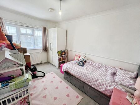 Shawbridge, Harlow - Photo 3