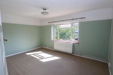 2 bedroom maisonette to rent - Photo 2