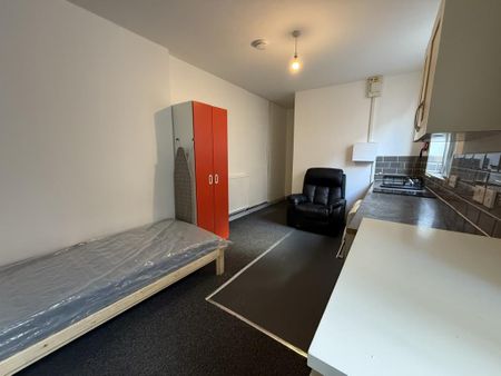 Studio to rent - Photo 2