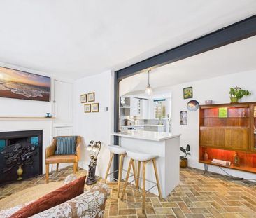 2 bedroom terraced house to rent - Photo 2