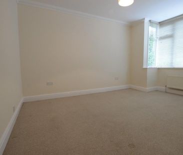 3 bedroom detached bungalow to rent - Photo 2