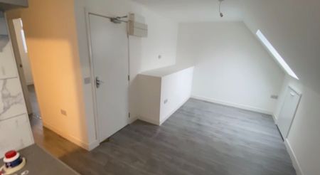 2 Bed Flat, Marlborough Road, CV2 - Photo 3