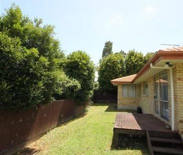 Charming 4BR Howick Haven w/ AC & Deck! - Photo 1