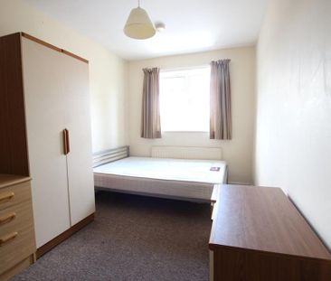 5 bedroom semi-detached house to rent - Photo 6